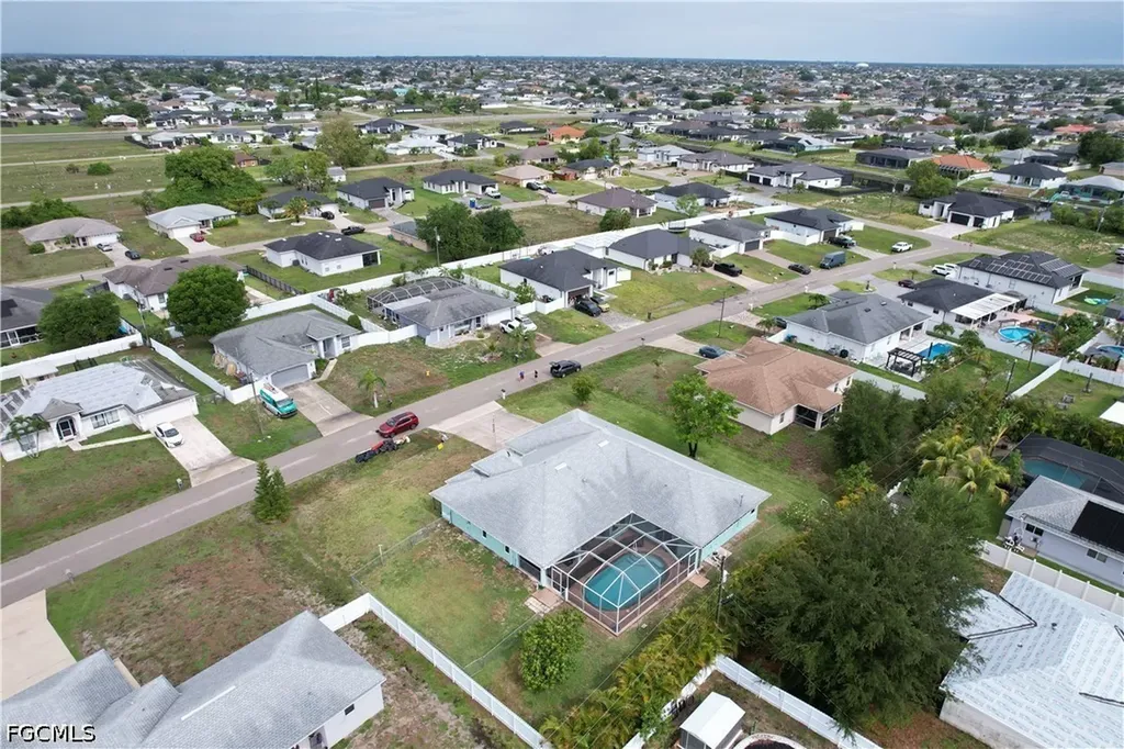 469 NE 1st Place Cape Coral FL 33909