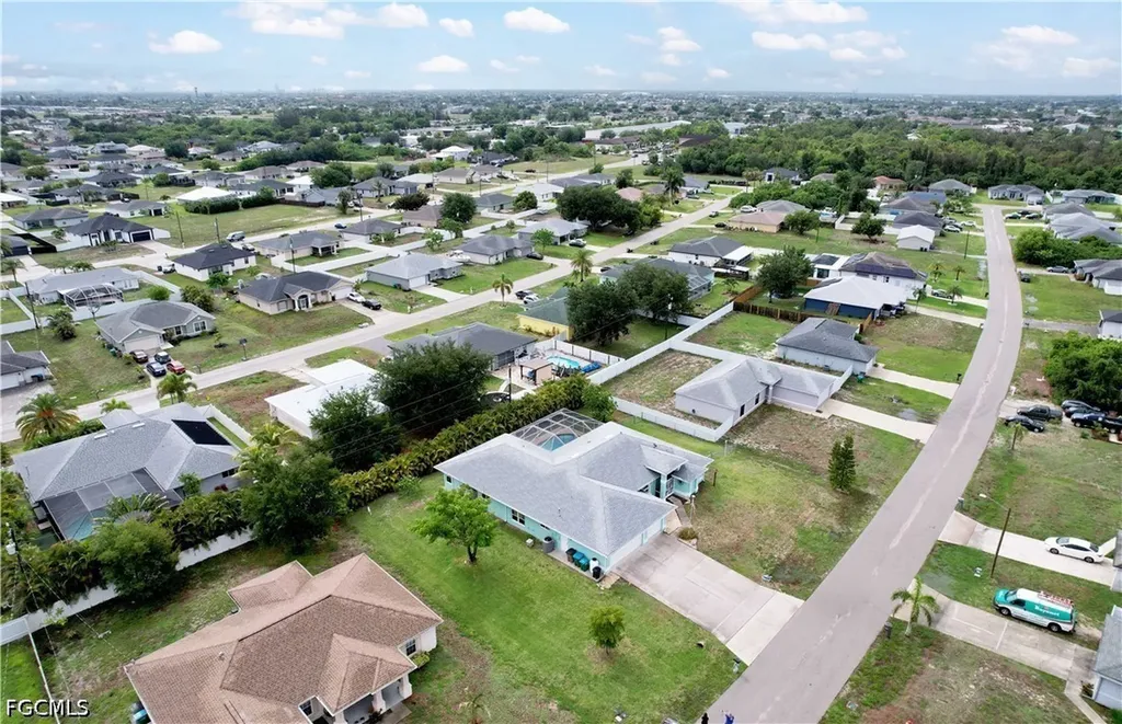 469 NE 1st Place Cape Coral FL 33909