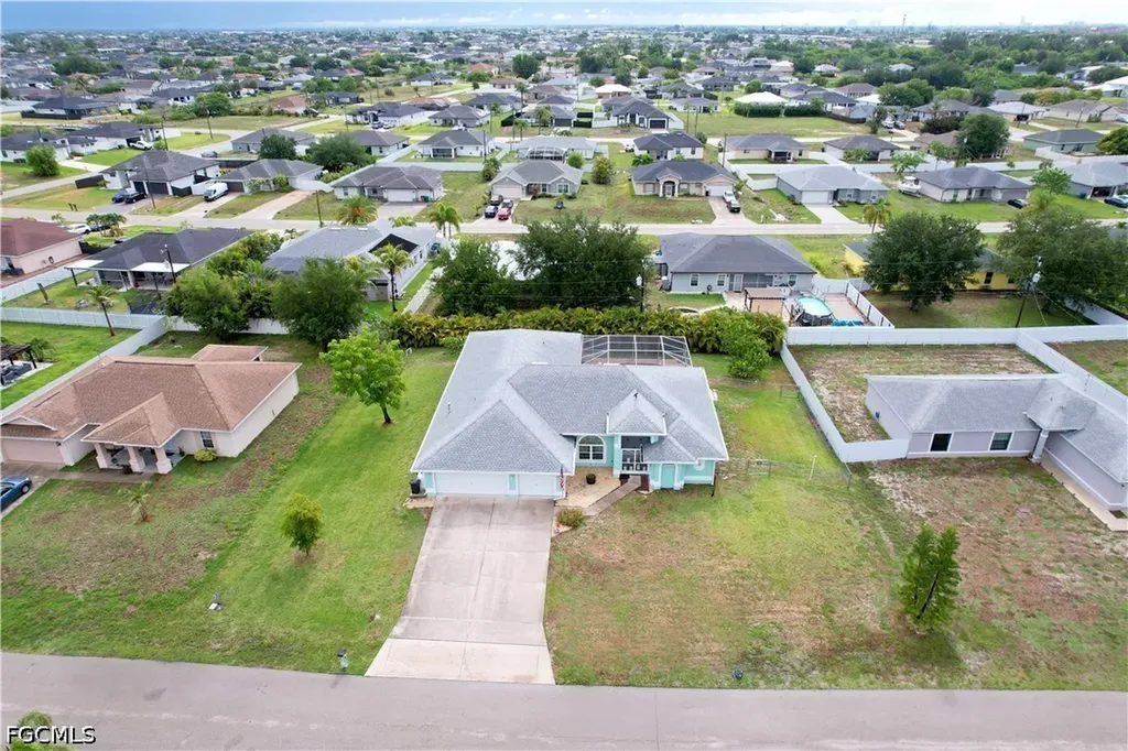 469 NE 1st Place Cape Coral FL 33909