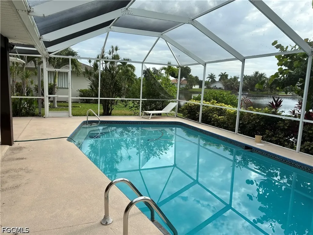 519 SE 20th Court Cape Coral FL 33990