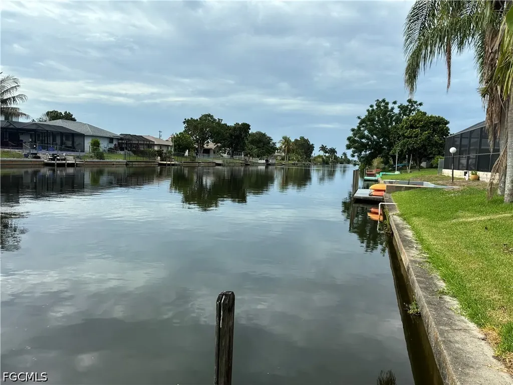 519 SE 20th Court Cape Coral FL 33990