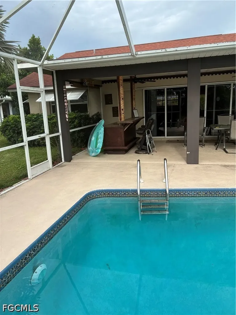 519 SE 20th Court Cape Coral FL 33990