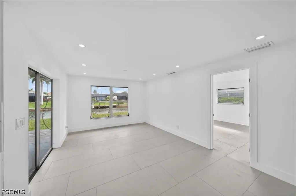 2031 SE 25th Lane Cape Coral FL 33904