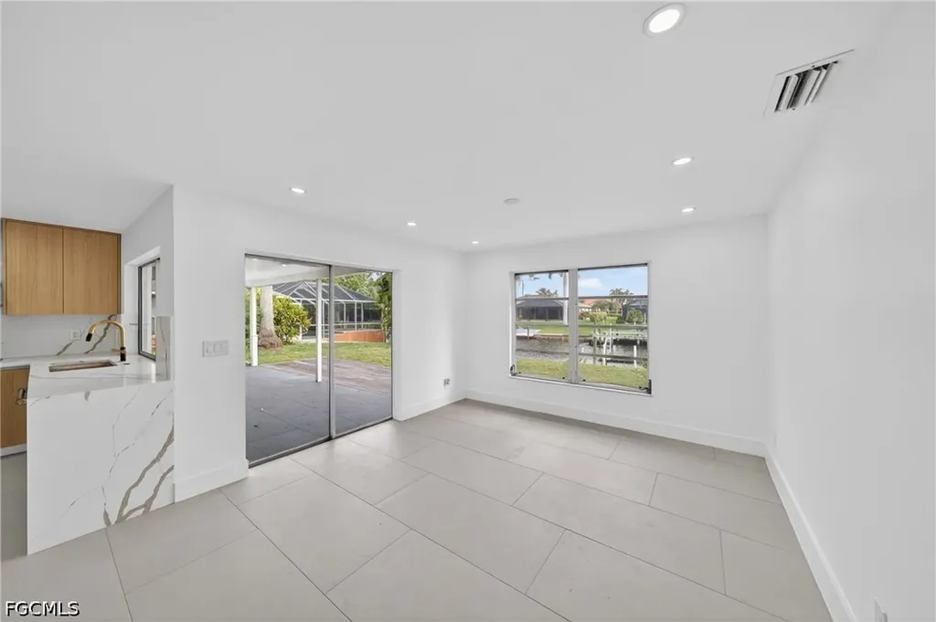 2031 SE 25th Lane Cape Coral FL 33904
