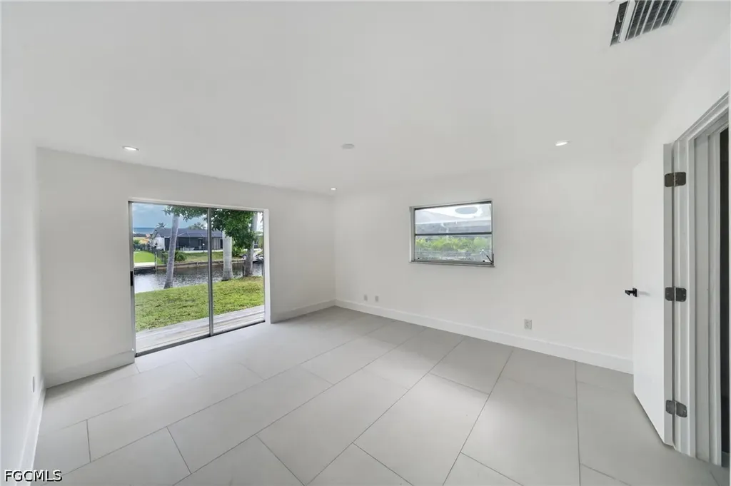 2031 SE 25th Lane Cape Coral FL 33904