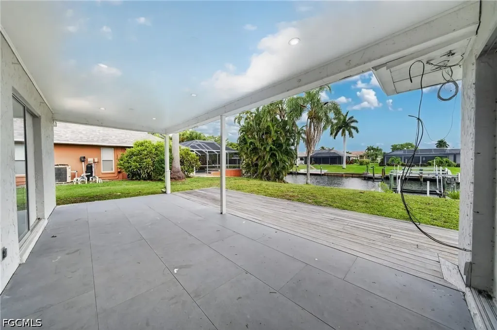 2031 SE 25th Lane Cape Coral FL 33904