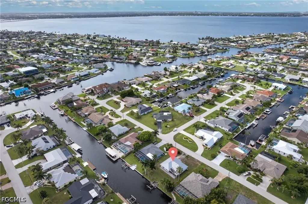 2031 SE 25th Lane Cape Coral FL 33904