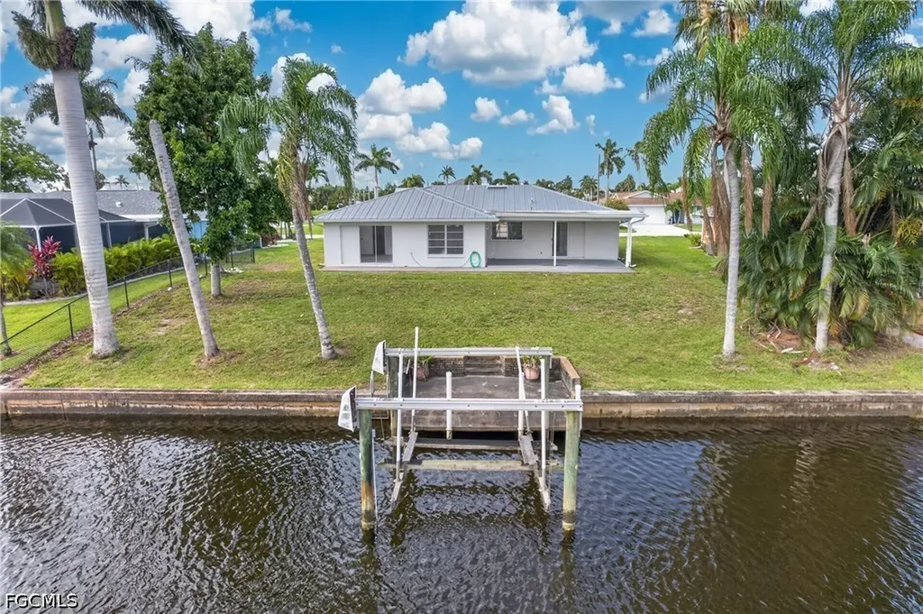 2031 SE 25th Lane Cape Coral FL 33904