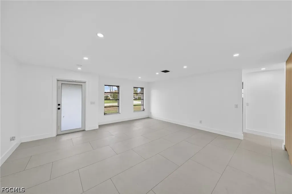 2031 SE 25th Lane Cape Coral FL 33904