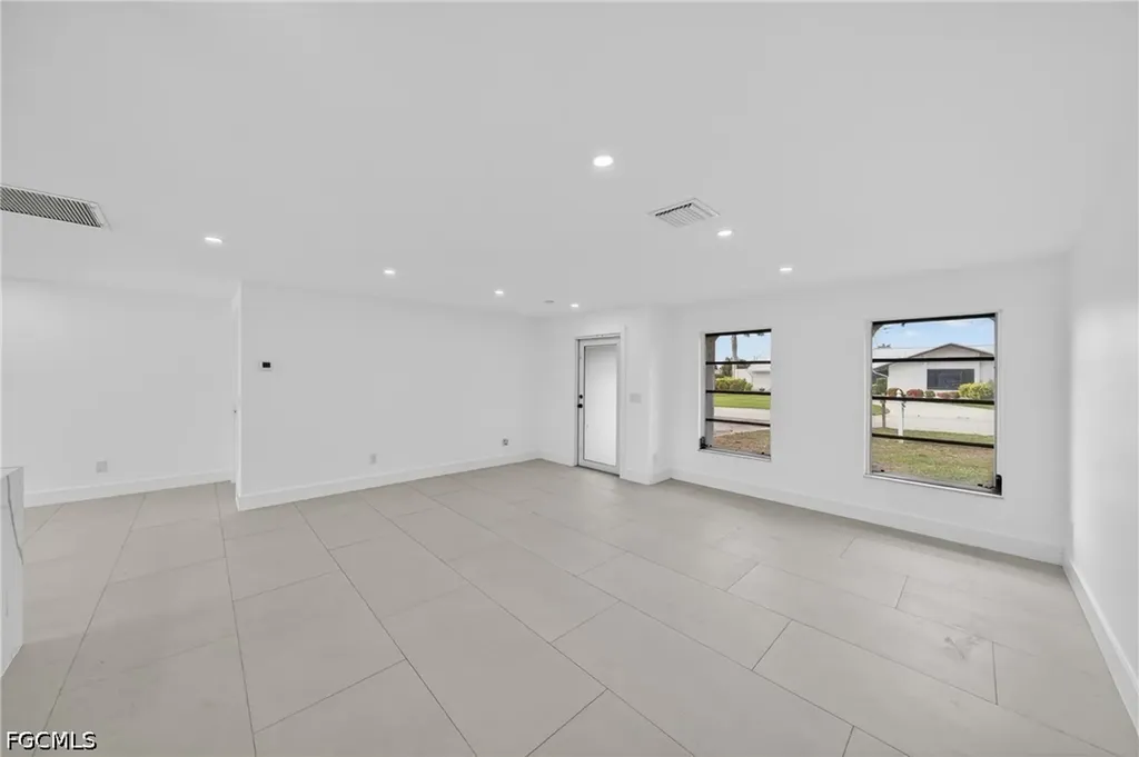 2031 SE 25th Lane Cape Coral FL 33904