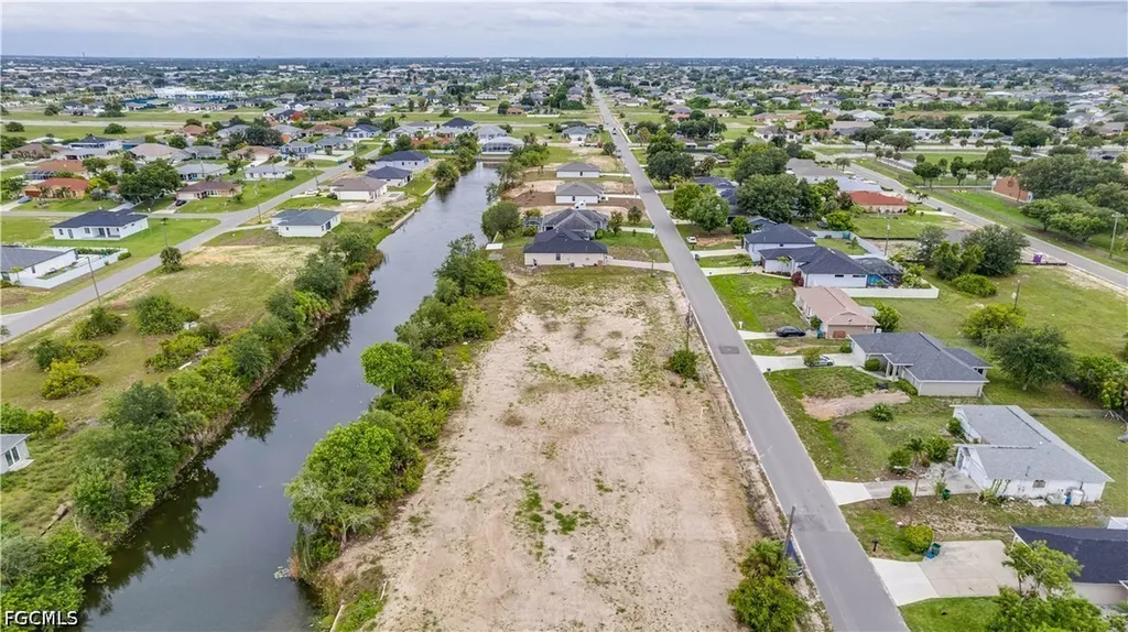 1805 NE 13th Avenue Cape Coral FL 33909