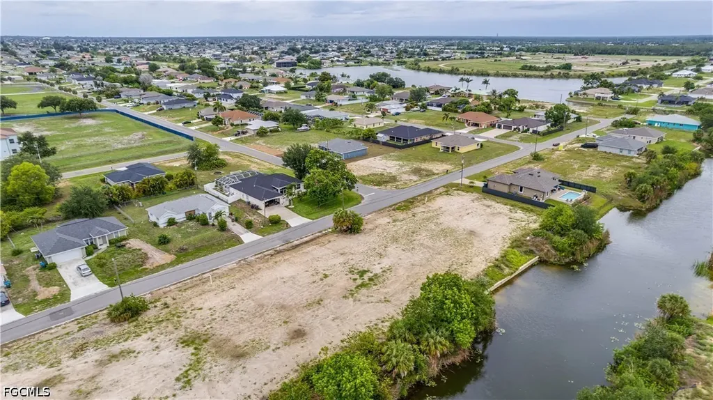 1805 NE 13th Avenue Cape Coral FL 33909