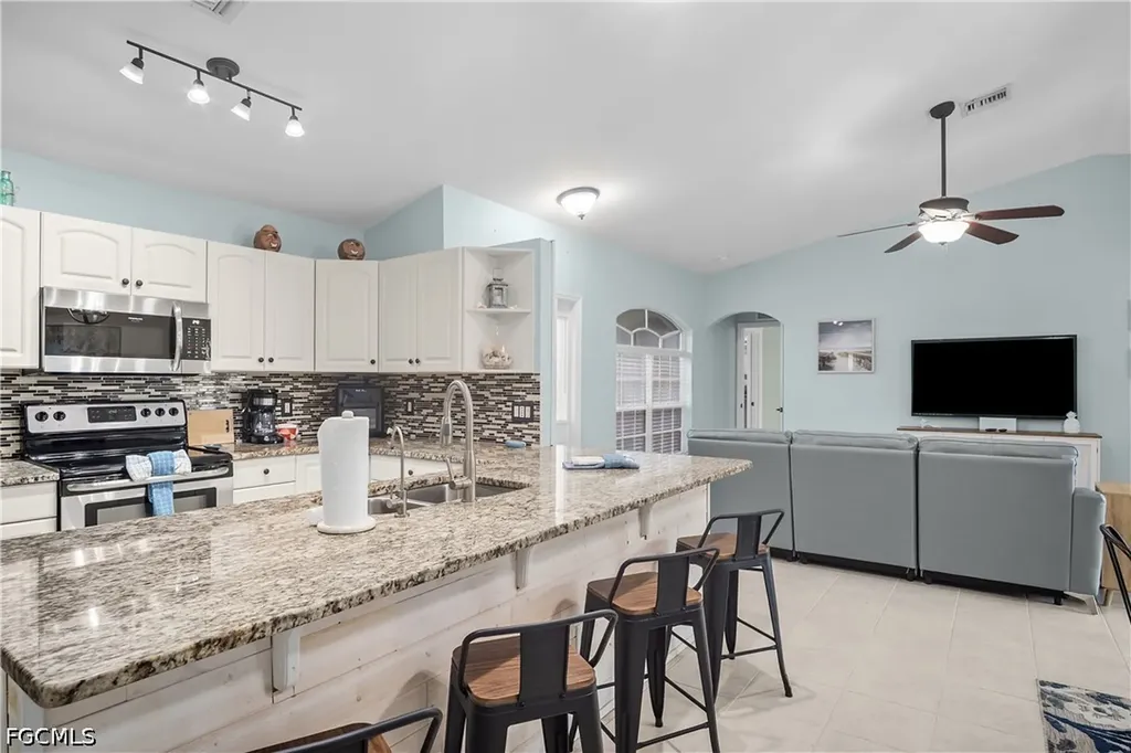 1019 NW 9th Street Cape Coral FL 33993
