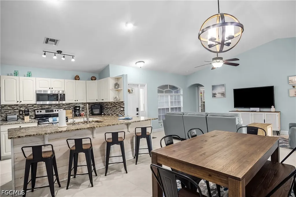 1019 NW 9th Street Cape Coral FL 33993