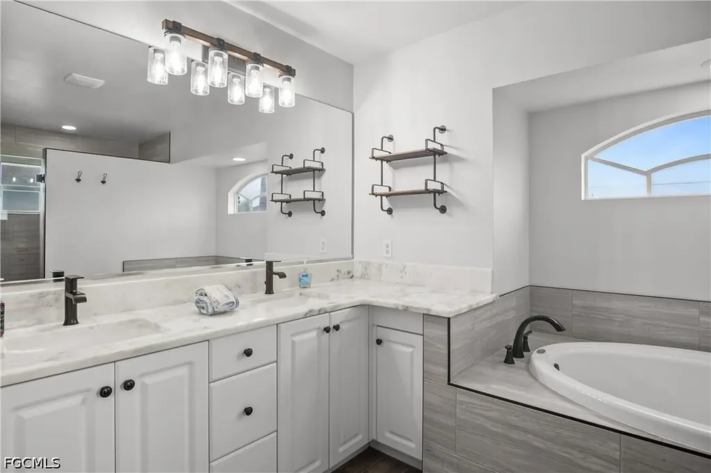 1019 NW 9th Street Cape Coral FL 33993
