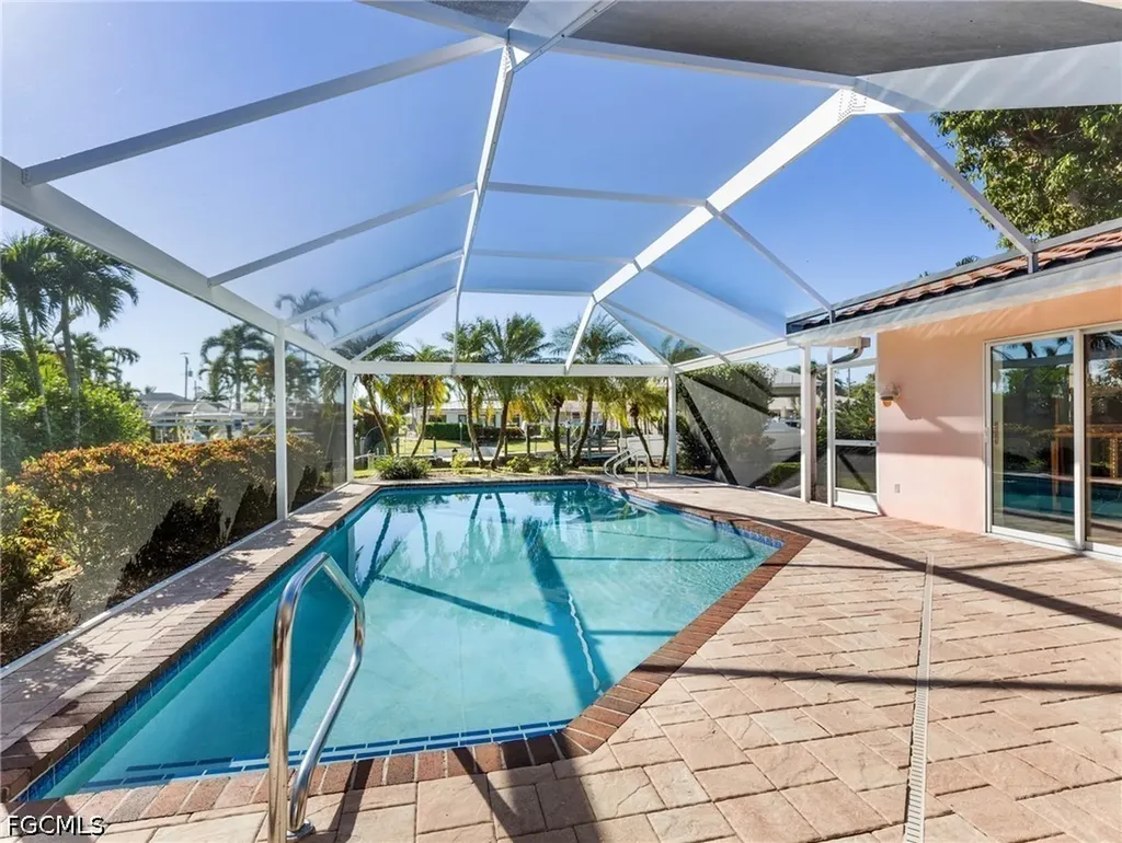 392 Snow Drive Fort Myers FL 33919