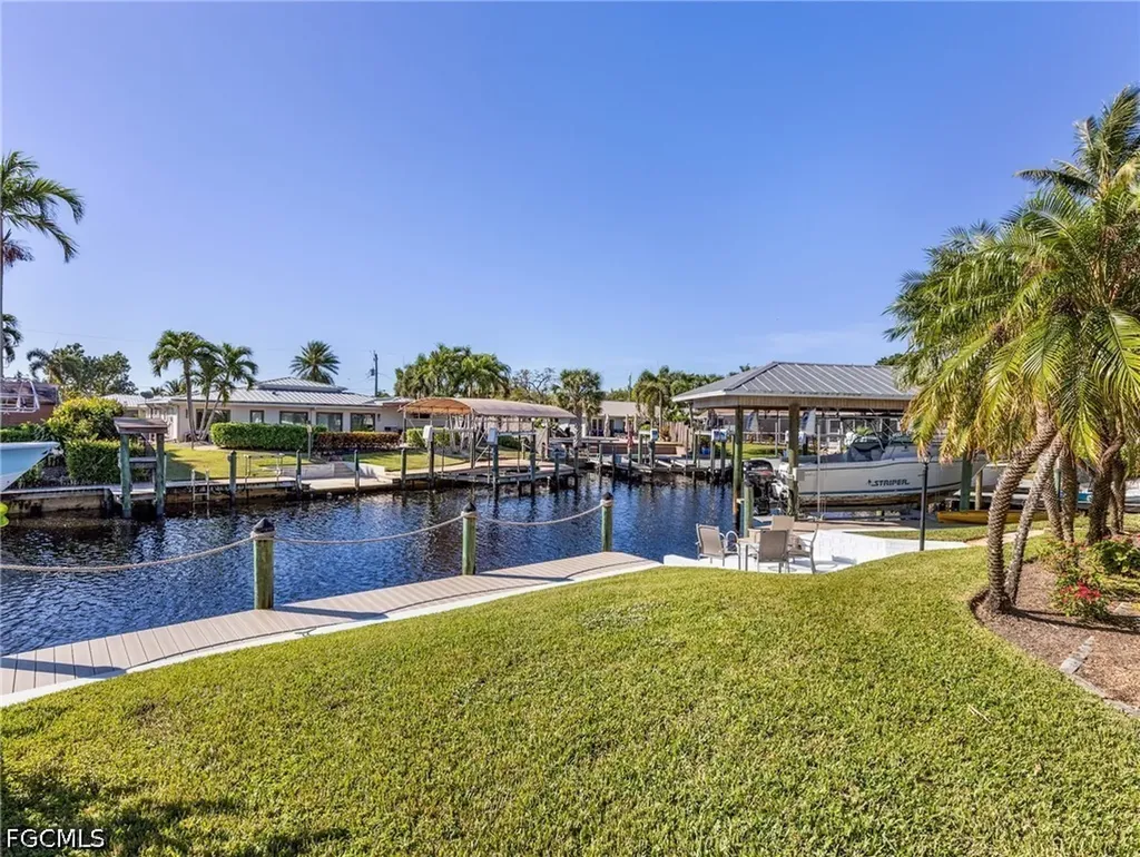 392 Snow Drive Fort Myers FL 33919