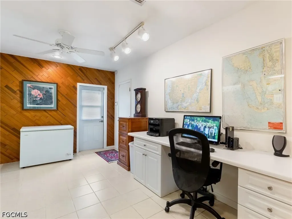 392 Snow Drive Fort Myers FL 33919