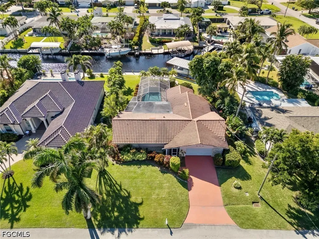 392 Snow Drive Fort Myers FL 33919