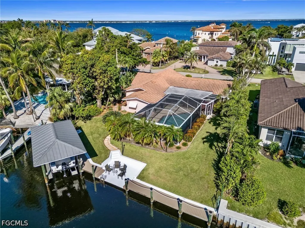 392 Snow Drive Fort Myers FL 33919