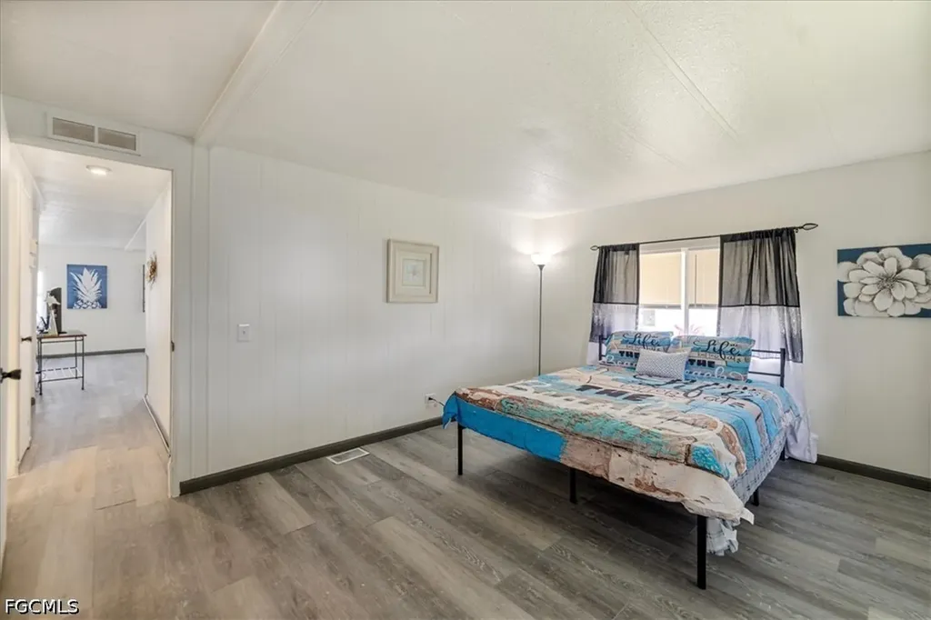 952 Days Lane North Fort Myers FL 33917