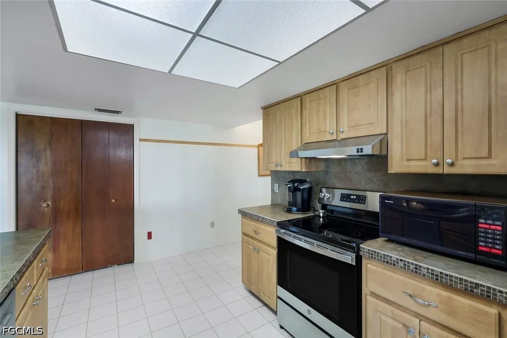 6711 Cadet Avenue Fort Myers FL 33905