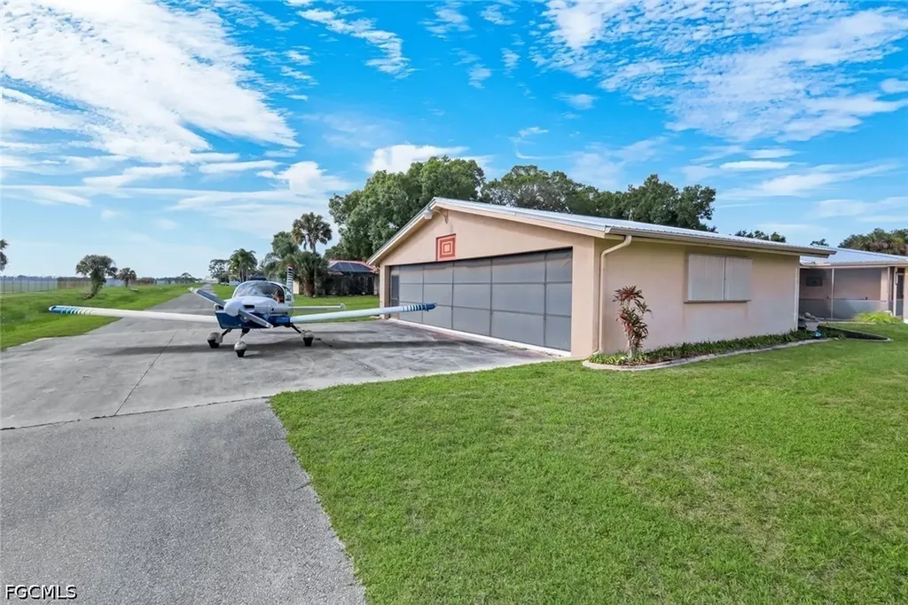 6711 Cadet Avenue Fort Myers FL 33905