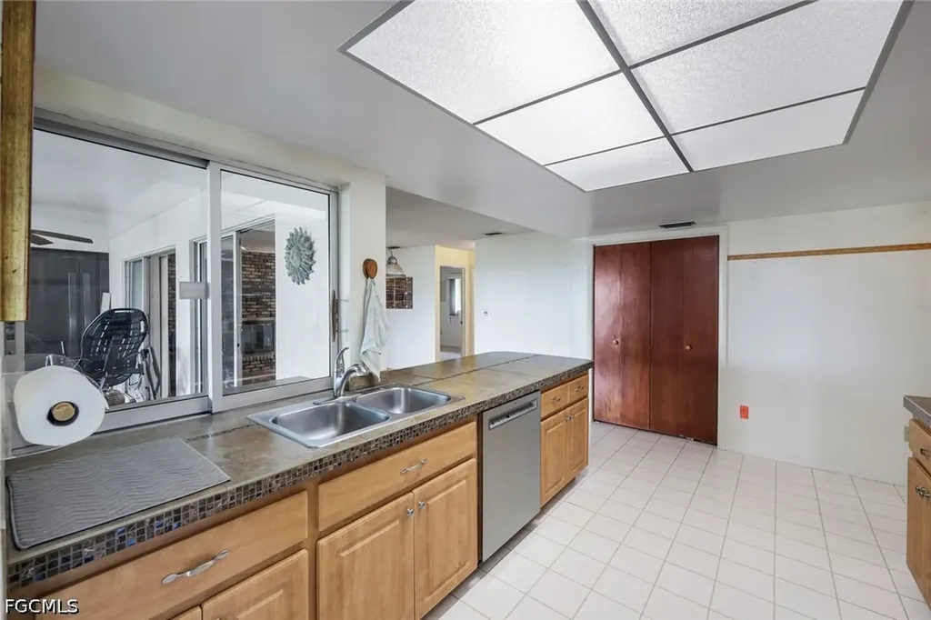 6711 Cadet Avenue Fort Myers FL 33905