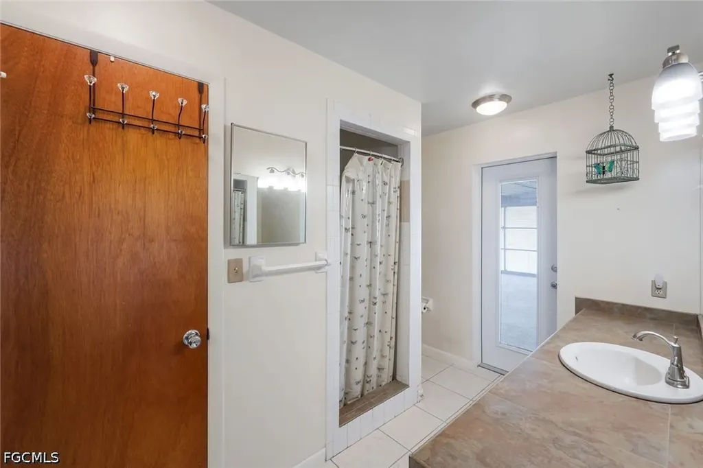 6711 Cadet Avenue Fort Myers FL 33905