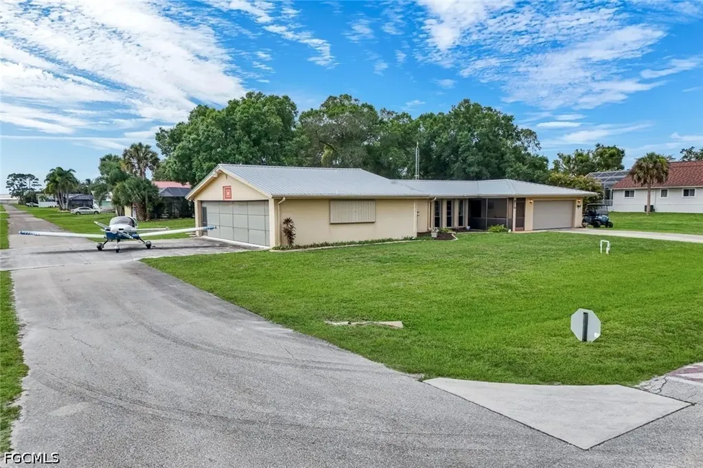 6711 Cadet Avenue Fort Myers FL 33905