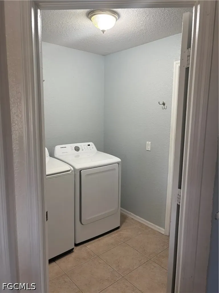 421 NW 36th Avenue Cape Coral FL 33993
