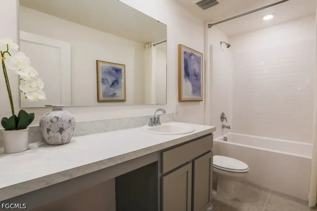 2710 NE 6th Place Cape Coral FL 33909