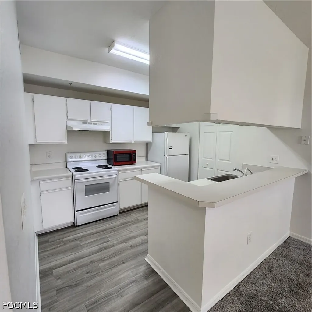 6321 Aragon Way Fort Myers FL 33966