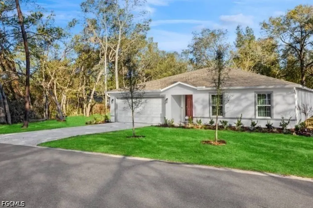 1805 NE 6th Place Cape Coral FL 33909