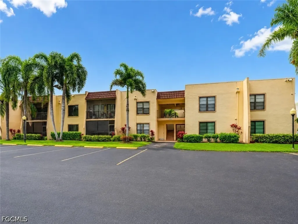 12481 Mcgregor Boulevard Fort Myers FL 33919