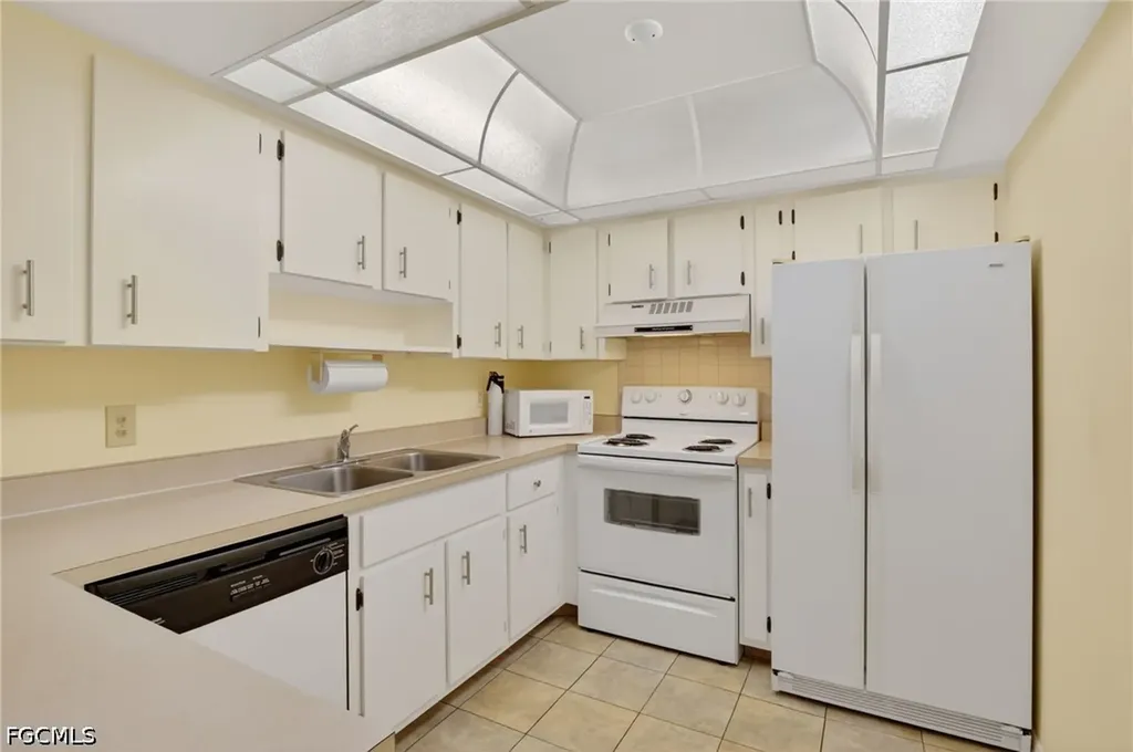 12481 Mcgregor Boulevard Fort Myers FL 33919