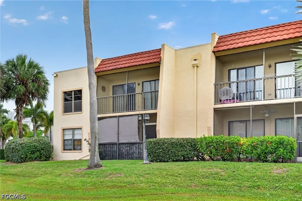 12481 Mcgregor Boulevard Fort Myers FL 33919