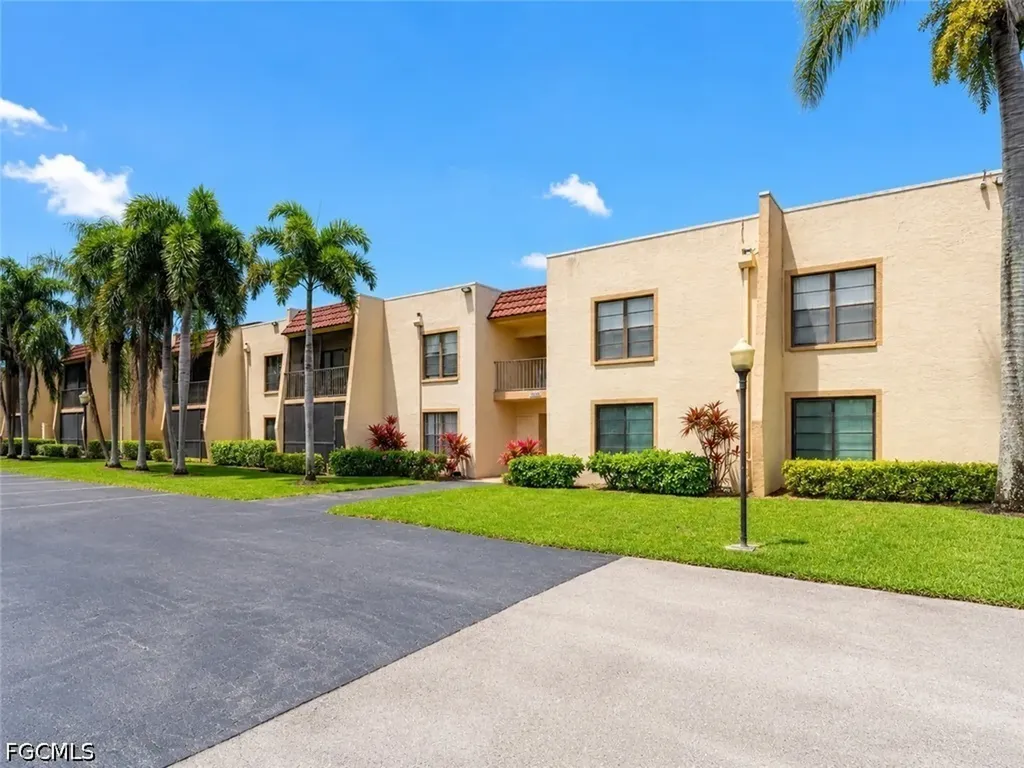 12481 Mcgregor Boulevard Fort Myers FL 33919