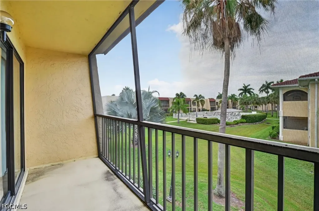 12481 Mcgregor Boulevard Fort Myers FL 33919