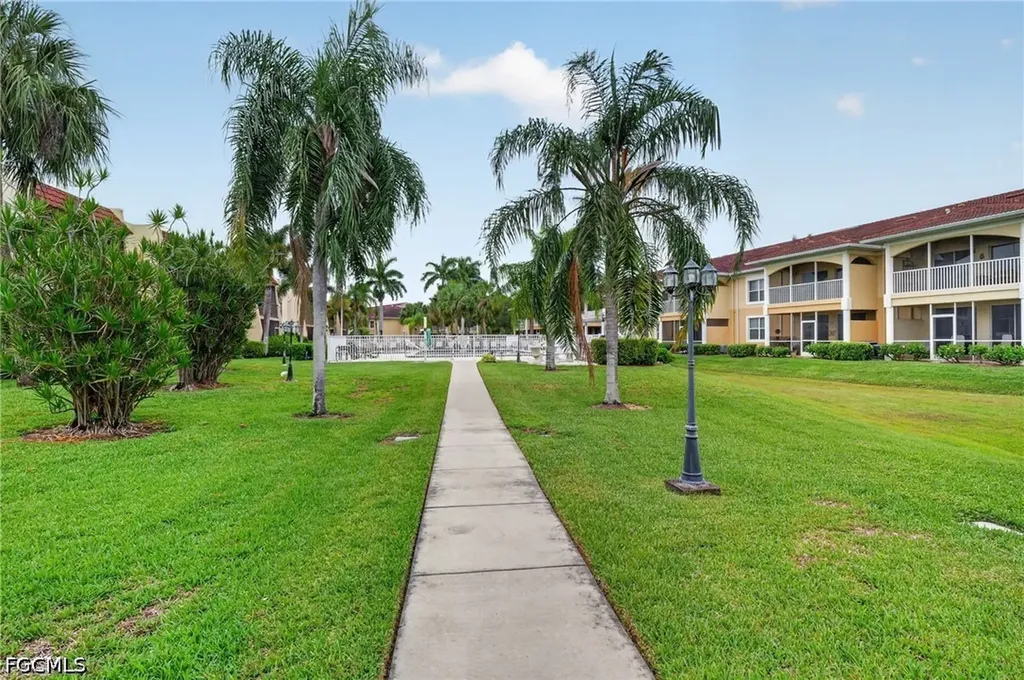 12481 Mcgregor Boulevard Fort Myers FL 33919