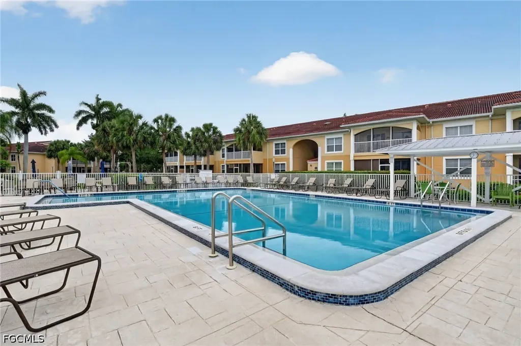 12481 Mcgregor Boulevard Fort Myers FL 33919