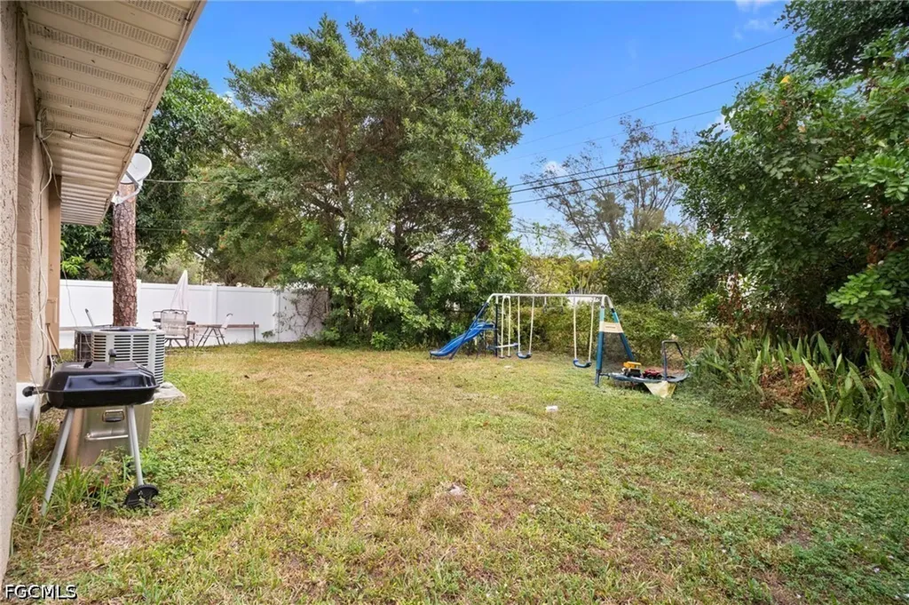 5449 10th Avenue Fort Myers FL 33907