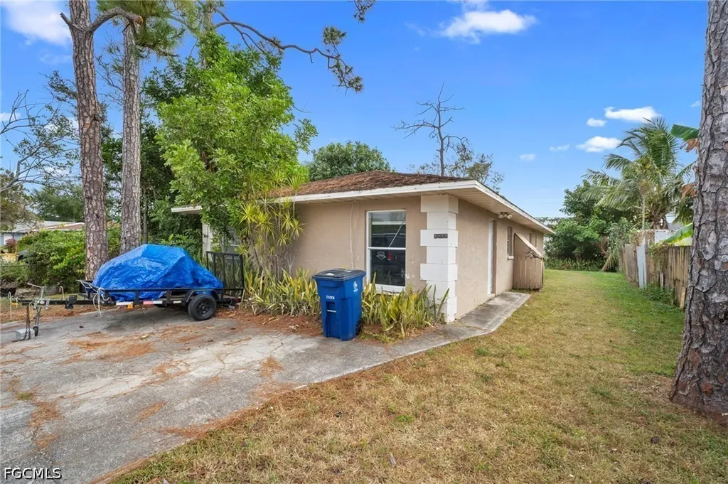 5449 10th Avenue Fort Myers FL 33907