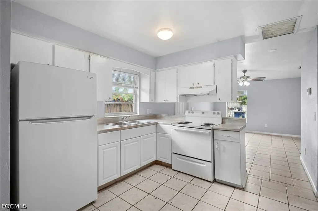 5449 10th Avenue Fort Myers FL 33907