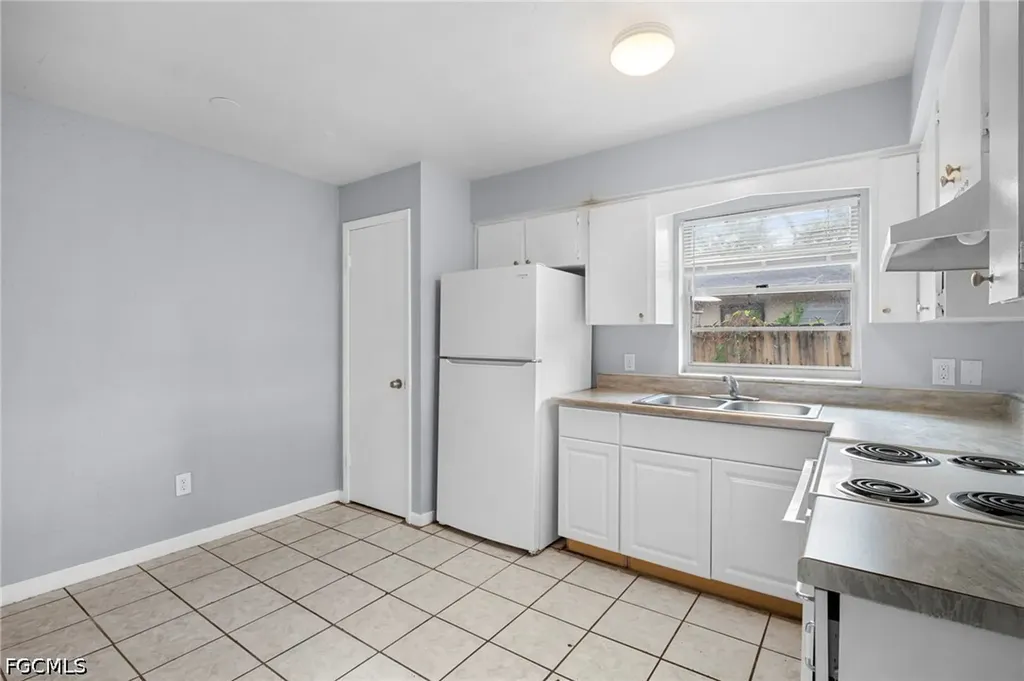 5449 10th Avenue Fort Myers FL 33907
