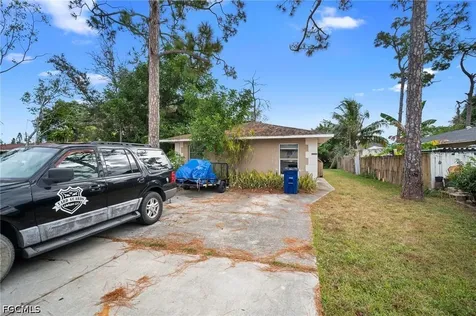 5449 10TH Avenue Fort Myers FL 33907
