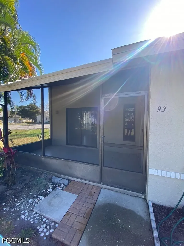 1425 SW 51st Lane Cape Coral FL 33914