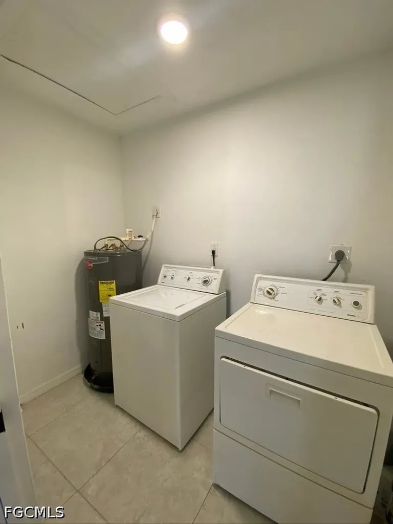 1425 SW 51st Lane Cape Coral FL 33914