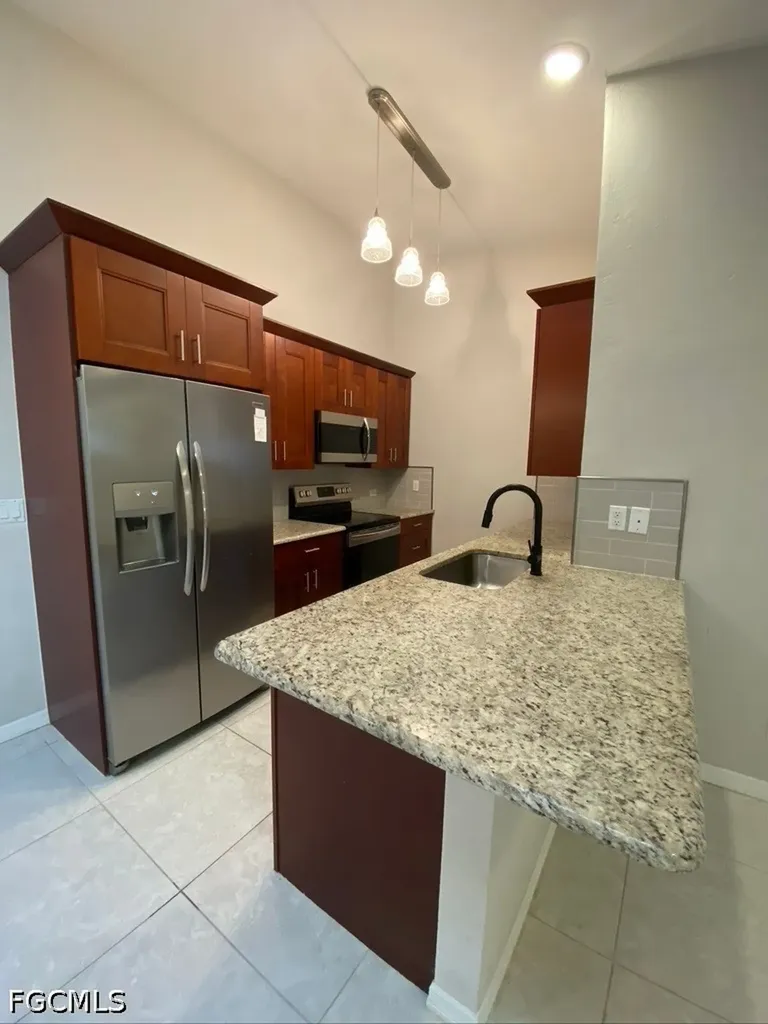 1425 SW 51st Lane Cape Coral FL 33914