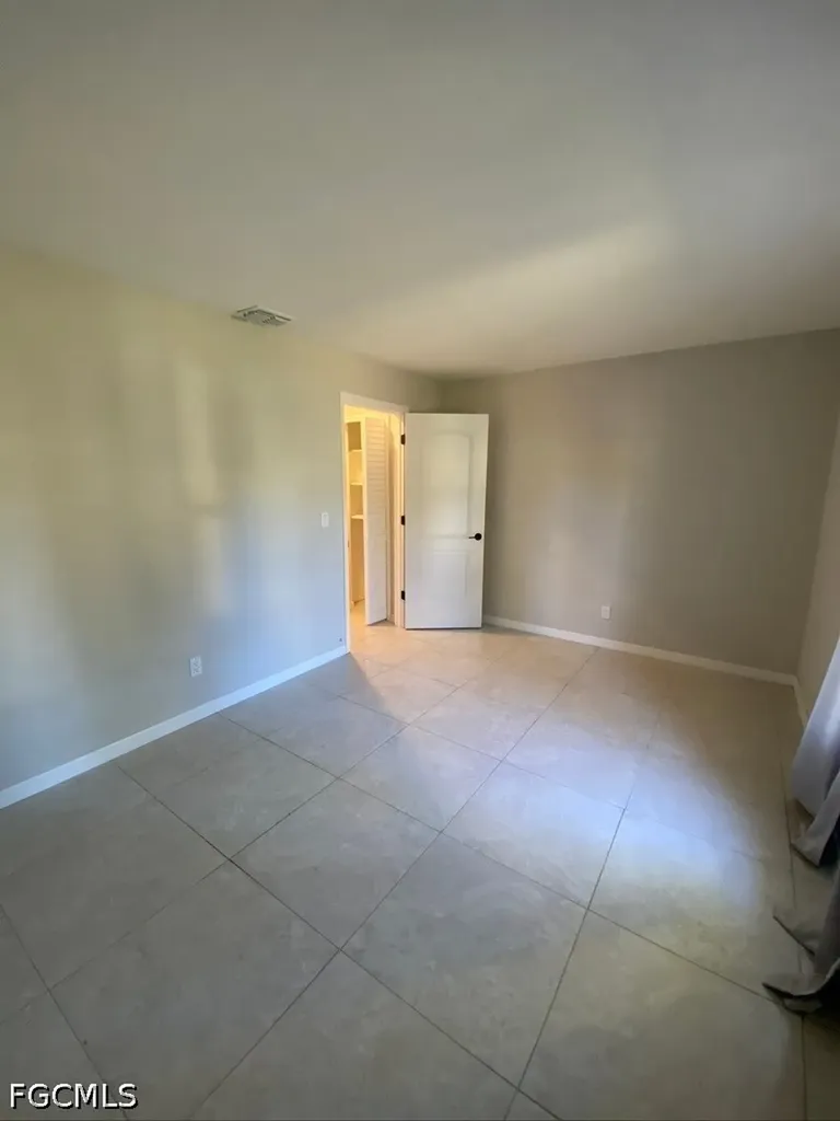 1425 SW 51st Lane Cape Coral FL 33914